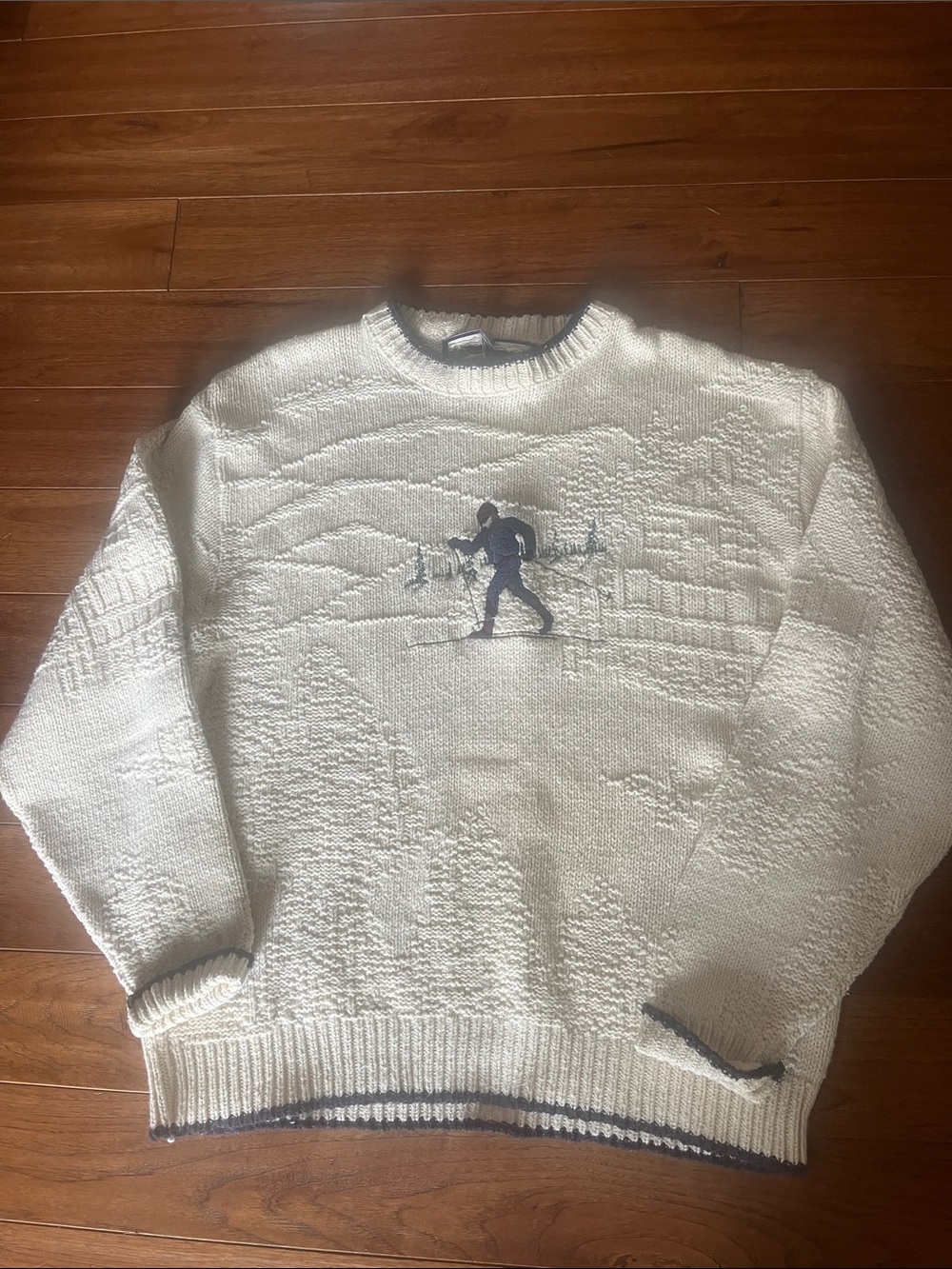 Shenandoah Men's Cream Knit Crewneck 100 percent cotton  Sweater with Ski Motif
